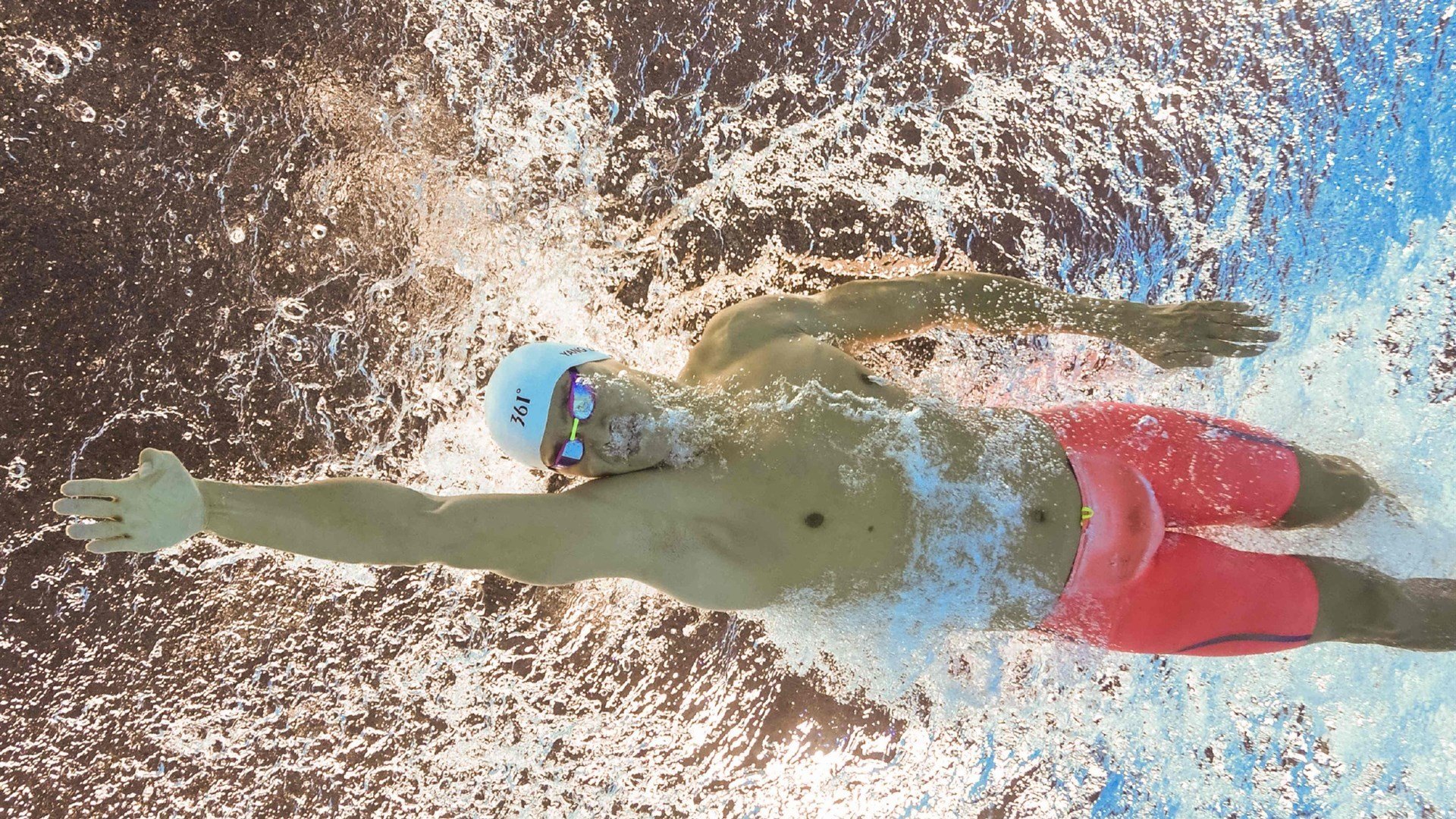 开云体育APP下载-从佛山到洛杉矶，一场跨越想象的篮球叙事—高诗岩领衔广东队碾压湖人的背后